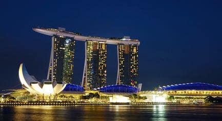 Marina Bay Sands casino i Singapore  i nattljus