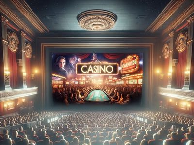 En fullsatt biosalong där en casino film visas på vita duken.